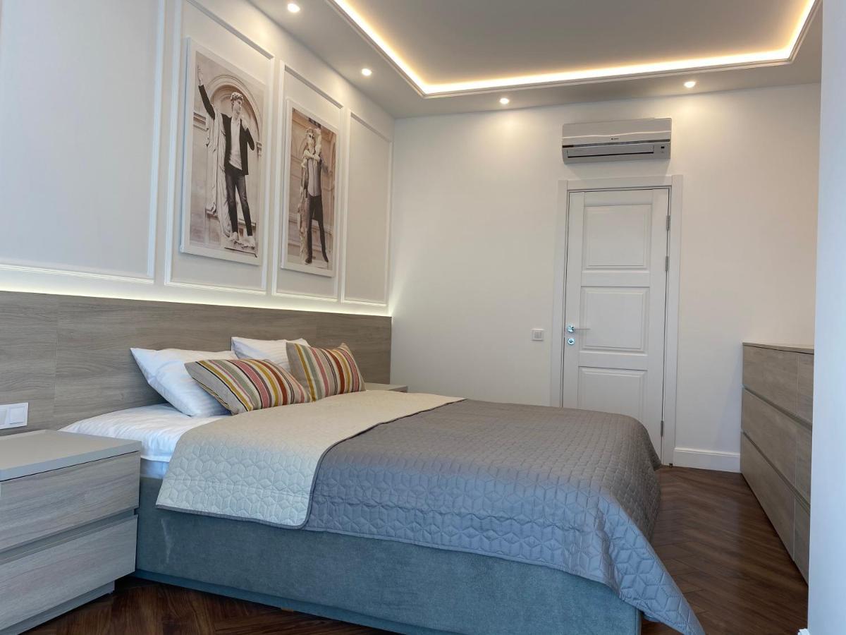 Modern Classic 2 Bedroom Apartment Near Most City Dnipro Extérieur photo