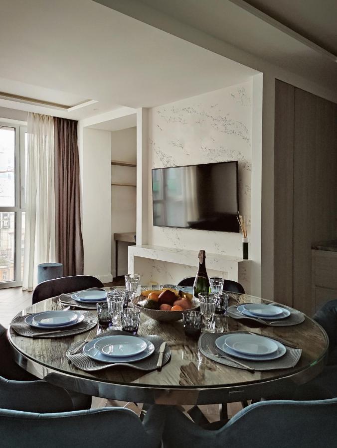 Modern Classic 2 Bedroom Apartment Near Most City Dnipro Extérieur photo