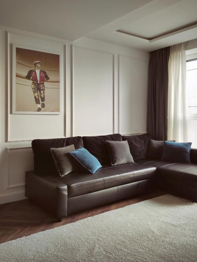 Modern Classic 2 Bedroom Apartment Near Most City Dnipro Extérieur photo
