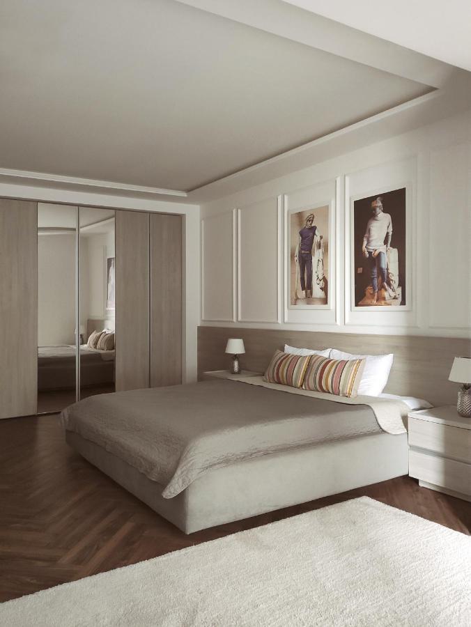 Modern Classic 2 Bedroom Apartment Near Most City Dnipro Extérieur photo