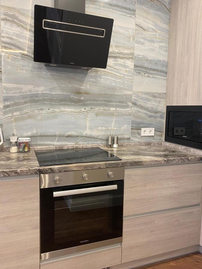 Modern Classic 2 Bedroom Apartment Near Most City Dnipro Extérieur photo