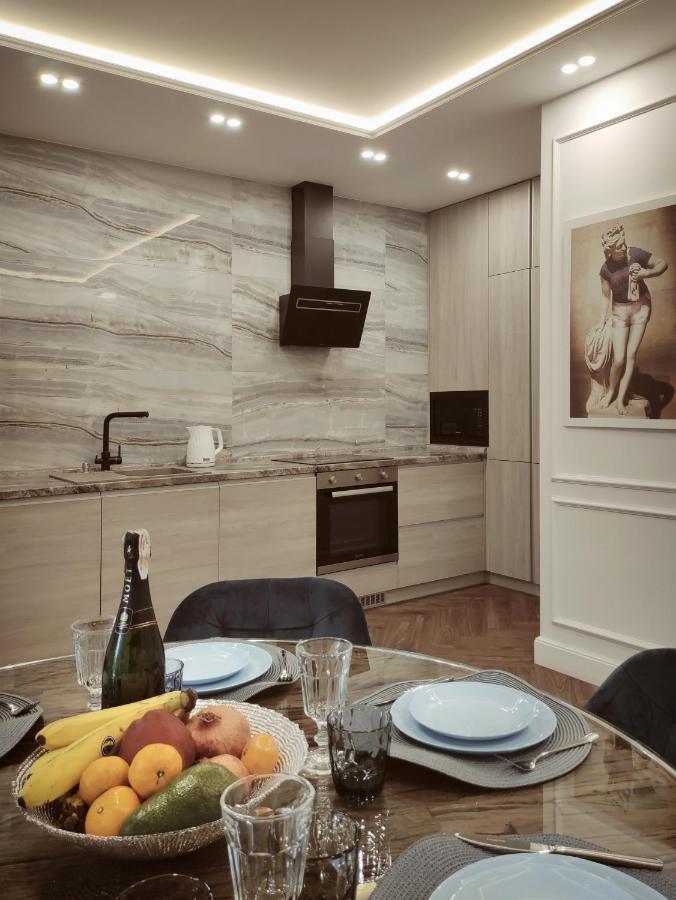 Modern Classic 2 Bedroom Apartment Near Most City Dnipro Extérieur photo