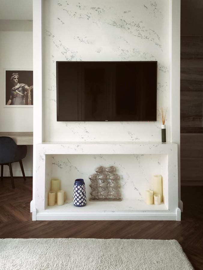 Modern Classic 2 Bedroom Apartment Near Most City Dnipro Extérieur photo